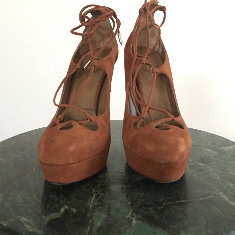 Dancer Plateau Suede Platform Pumps - Picture 6 of 7